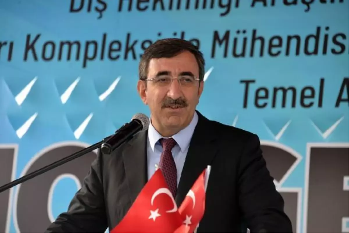 TBMM Plan ve Bütçe Komisyonu Başkanı Yılmaz: Türkiye, aşı temininde sıkıntı yaşamayan nadir ülkelerden biridir (2)- Yeniden