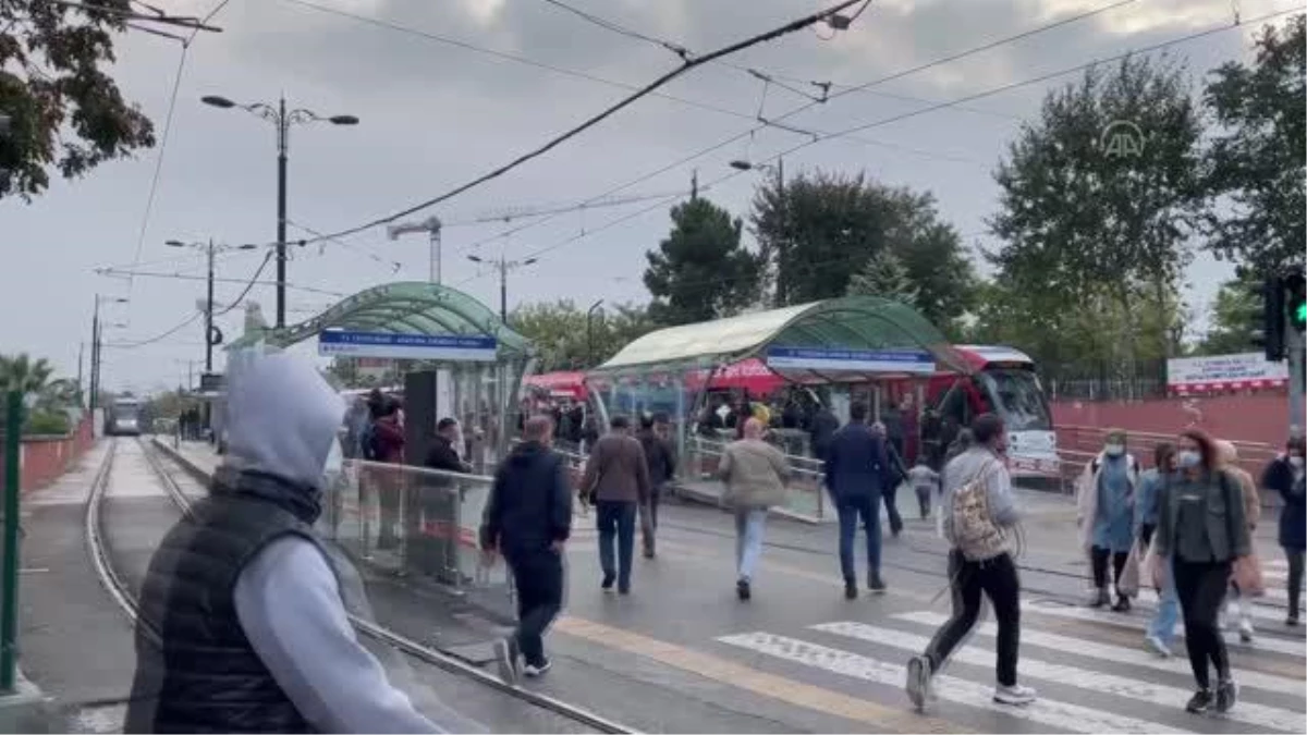 İstanbul haftaya trafik yoğunluğuyla başladı