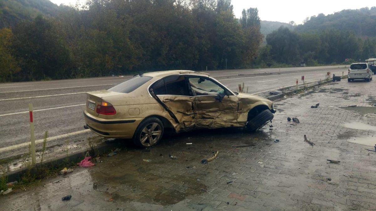 Yağmur kazayı beraberinde getirdi: 4 yaralı