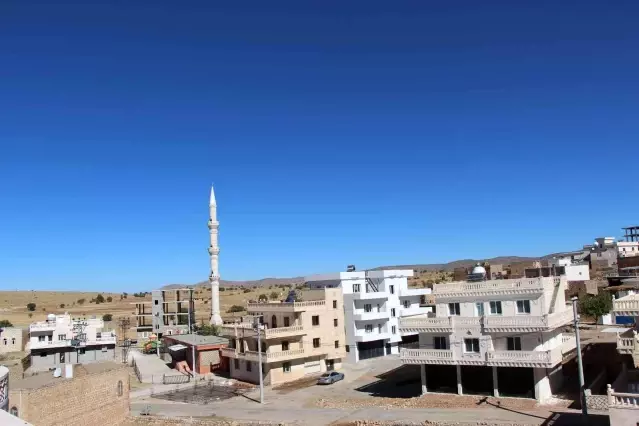 Yıllar önce göç etmek zorunda kaldıkları köy terörden arındırılınca geri dönüşler başladı