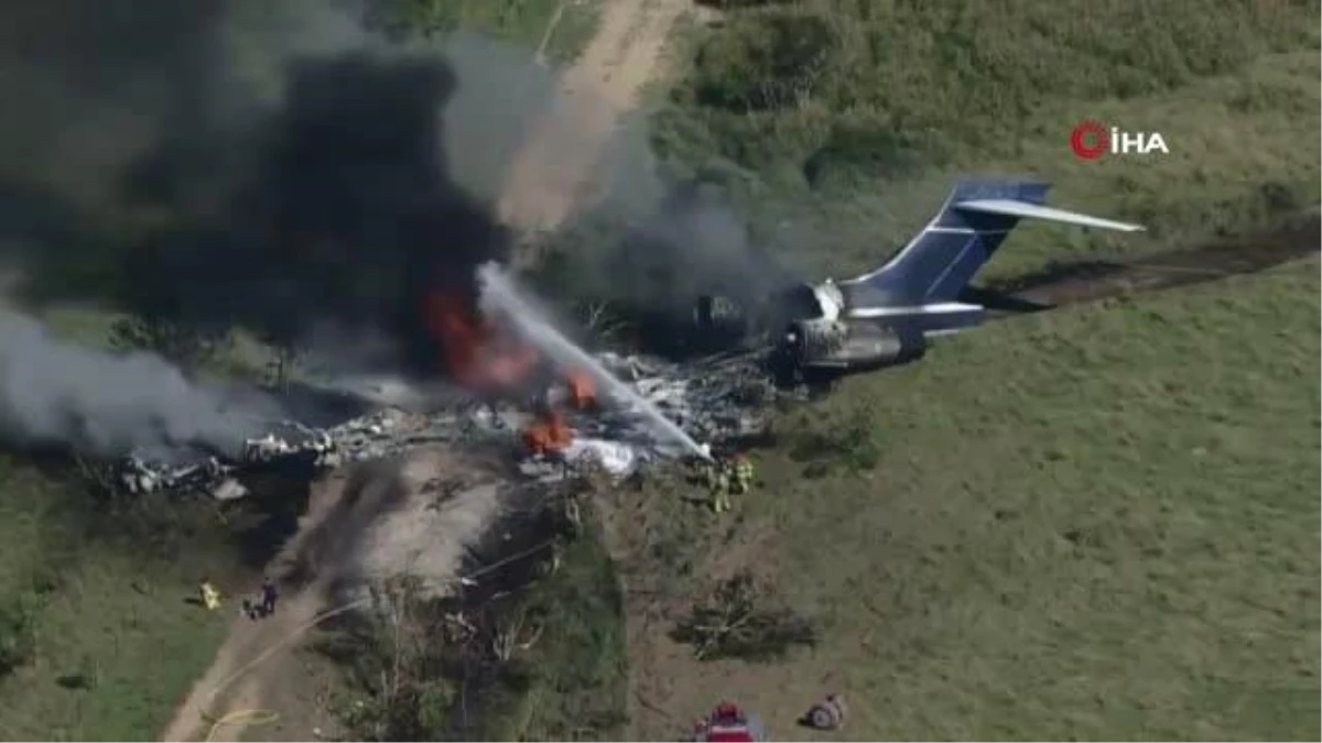 ABD\'de 21 kişiyi taşıyan uçak düştü: Tüm yolcu ve mürettebat sağ kurtuldu