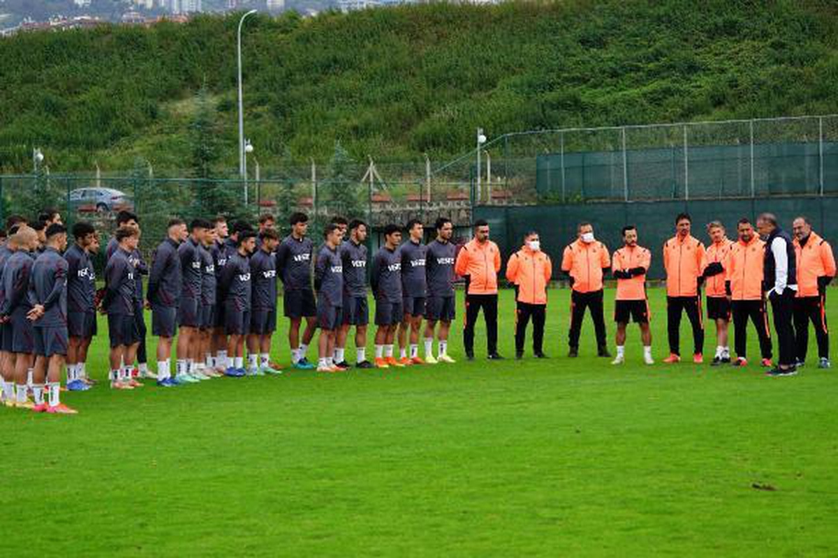 Abdullah Avcı\'dan U19 takımına moral ziyareti