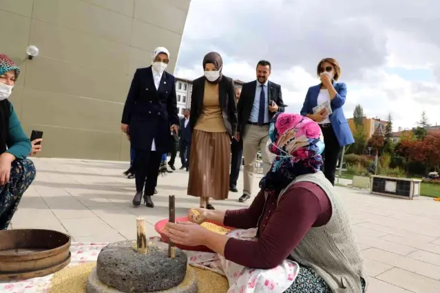 Akyurt'un hamarat kadınları üretiyor