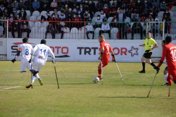 Ampute Futbol 2021 Türkiye Kupası maçları Diyarbakır'da başladı