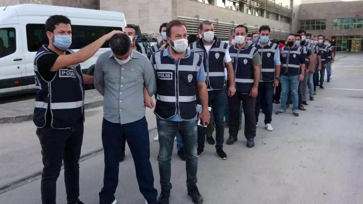 Antalya\'da suç örgütü operasyonunda 14 kişi yakalandı