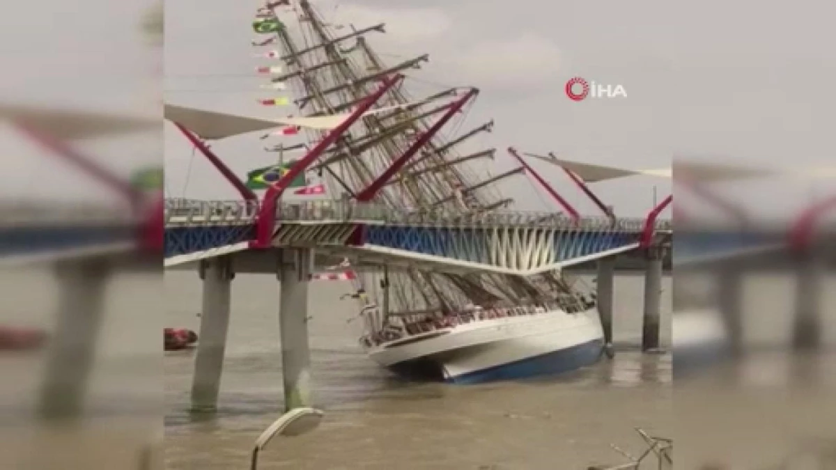 Brezilya Donanması\'na ait eğitim gemisi Ekvador\'da köprüye çarptıGemiye eşlik eden römorkör alabora oldu