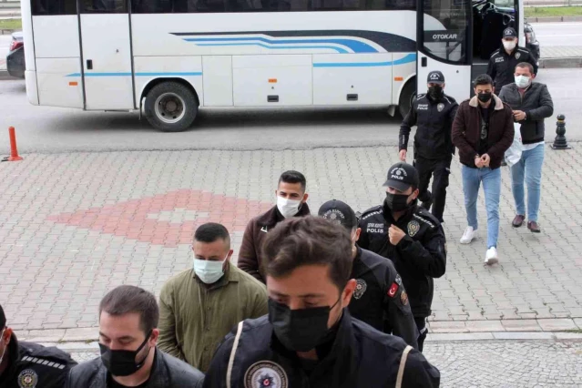 Çanakkale'de eğlence mekanlarına çöken çete çökertildi