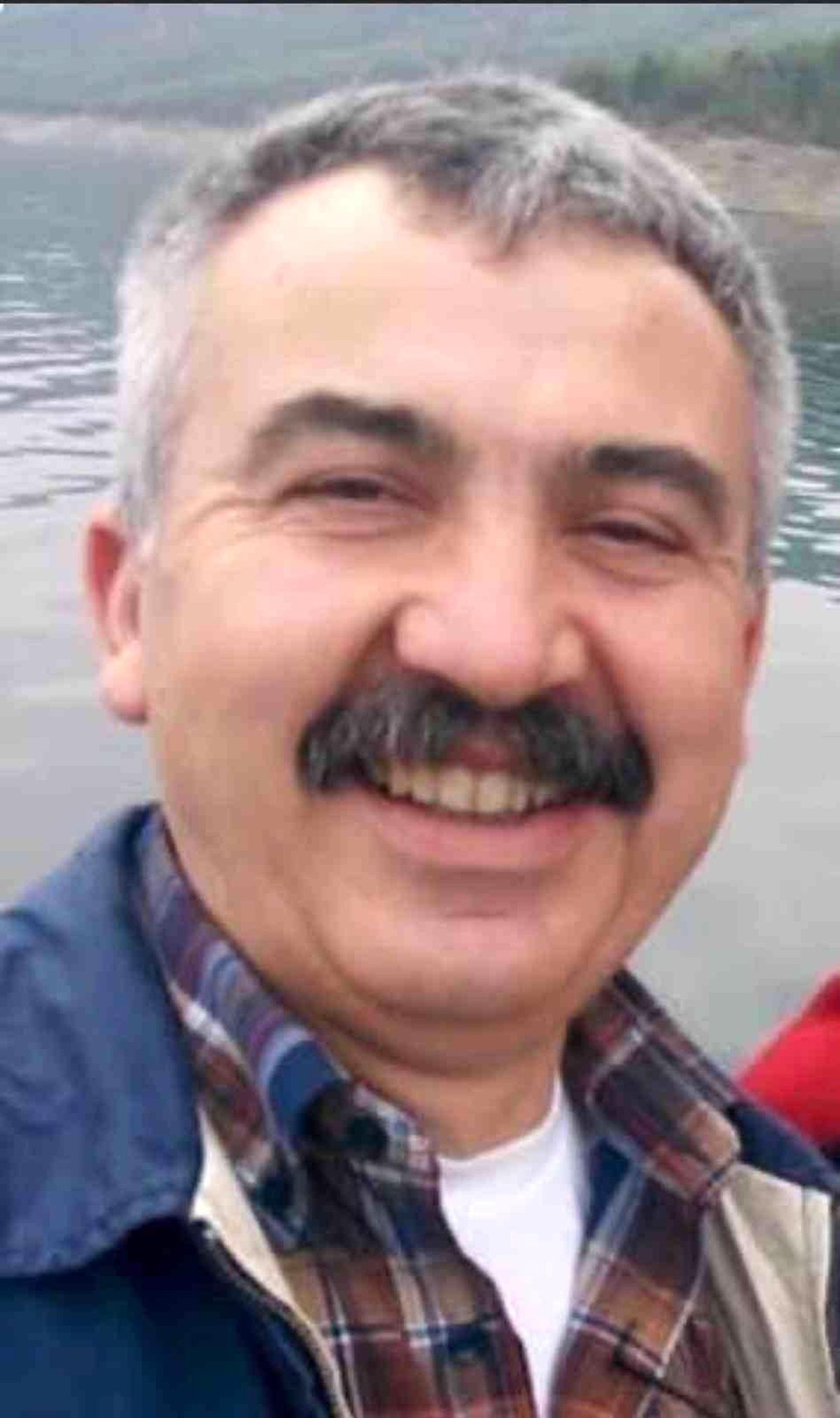 Derste kalp krizi geçiren öğretmen hayatını kaybetti