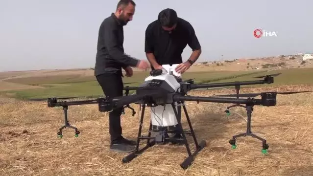 Drone ile zirai ilaçlama yaparak ürün kaybının önüne geçiliyor