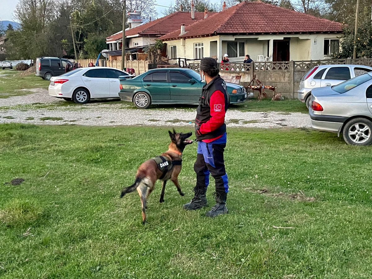 Düzce\'de kaybolan alzaymır hastası kadını arama çalışmaları sürüyor