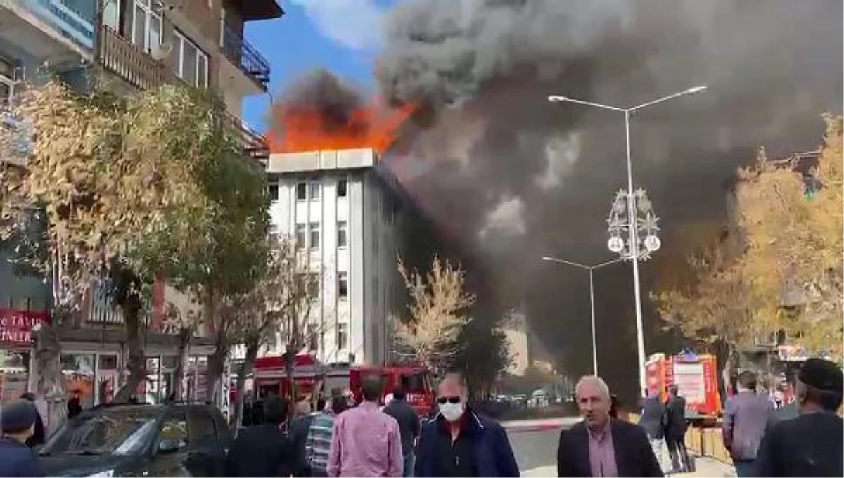 Erzurum\'da İller Bankası\'nın eski binasında yangın