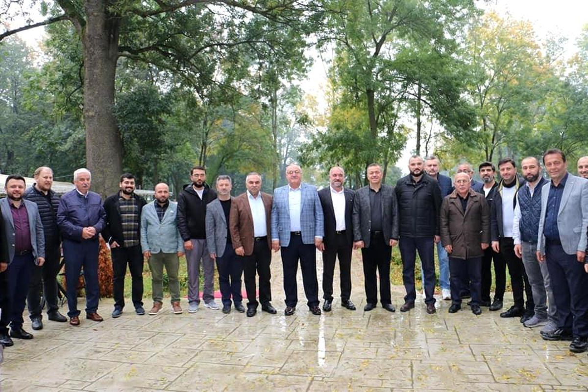 Geleneksel dost meclisinde iş dünyası bir araya geldi