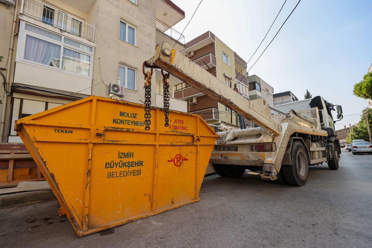 Buca\'da moloz hizmeti büyük ilgi görüyor