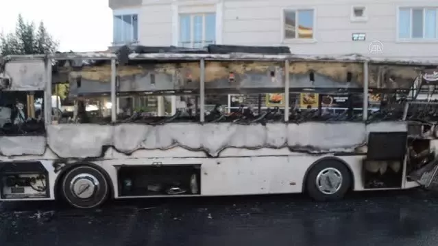 KIRKLARELİ - Seyir halindeyken yangın çıkan işçi servisi kullanılamaz hale geldi