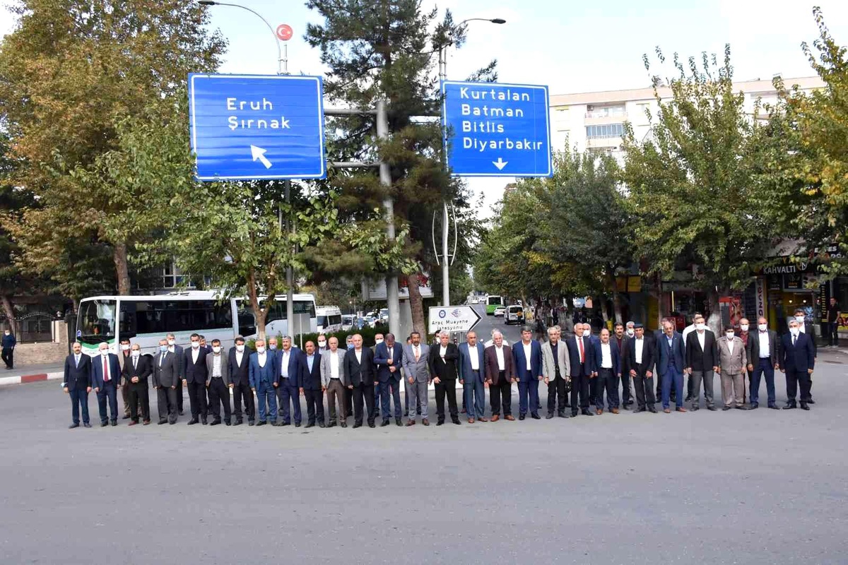 Mahalle ve köy muhtarları Siirt Valisi Hacıbektaşoğlu\'nu ziyaret etti
