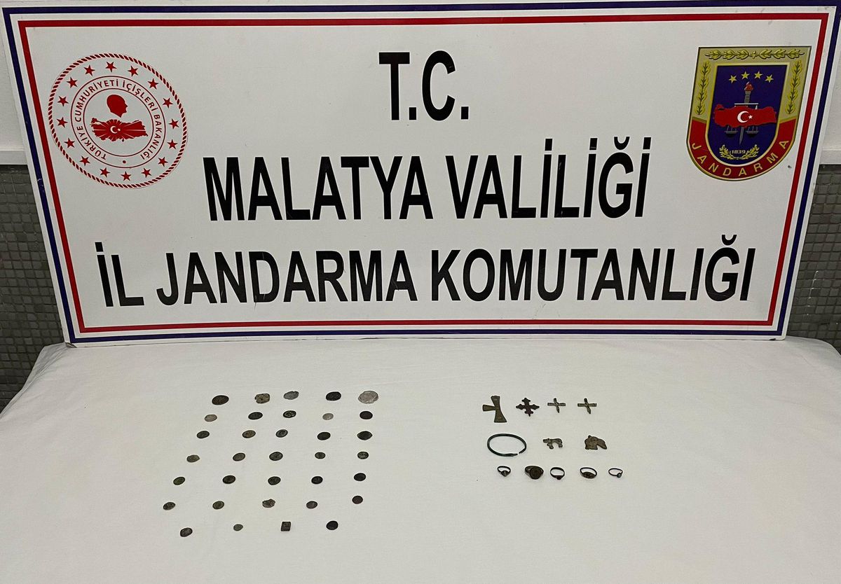 Malatya\'da tarihi eser olduğu değerlendirilen 46 obje ele geçirildi