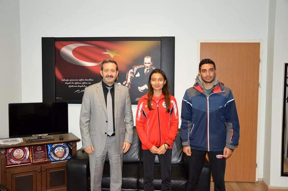 Milli Atlet Salı Ata\'dan Milli Eğitim Müdürlüğü\'ne ziyaret