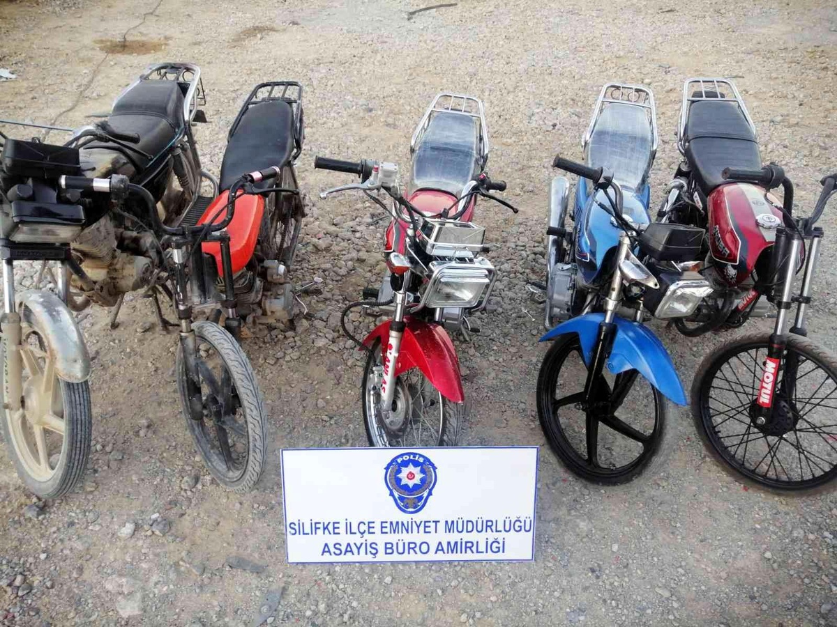Motosiklet hırsızları yakalandı