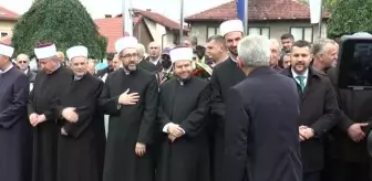 SARAYBOSNA - Bosna Hersek'in ilk Cumhurbaşkanı İzetbegoviç, vefatının 18. yılında kabri başında anıldı