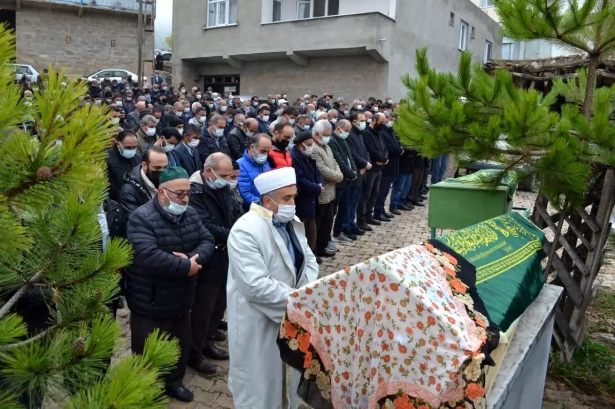 Son dakika... Tokat\'ta trafik kazasında ölen 2 kişi toprağa verildi