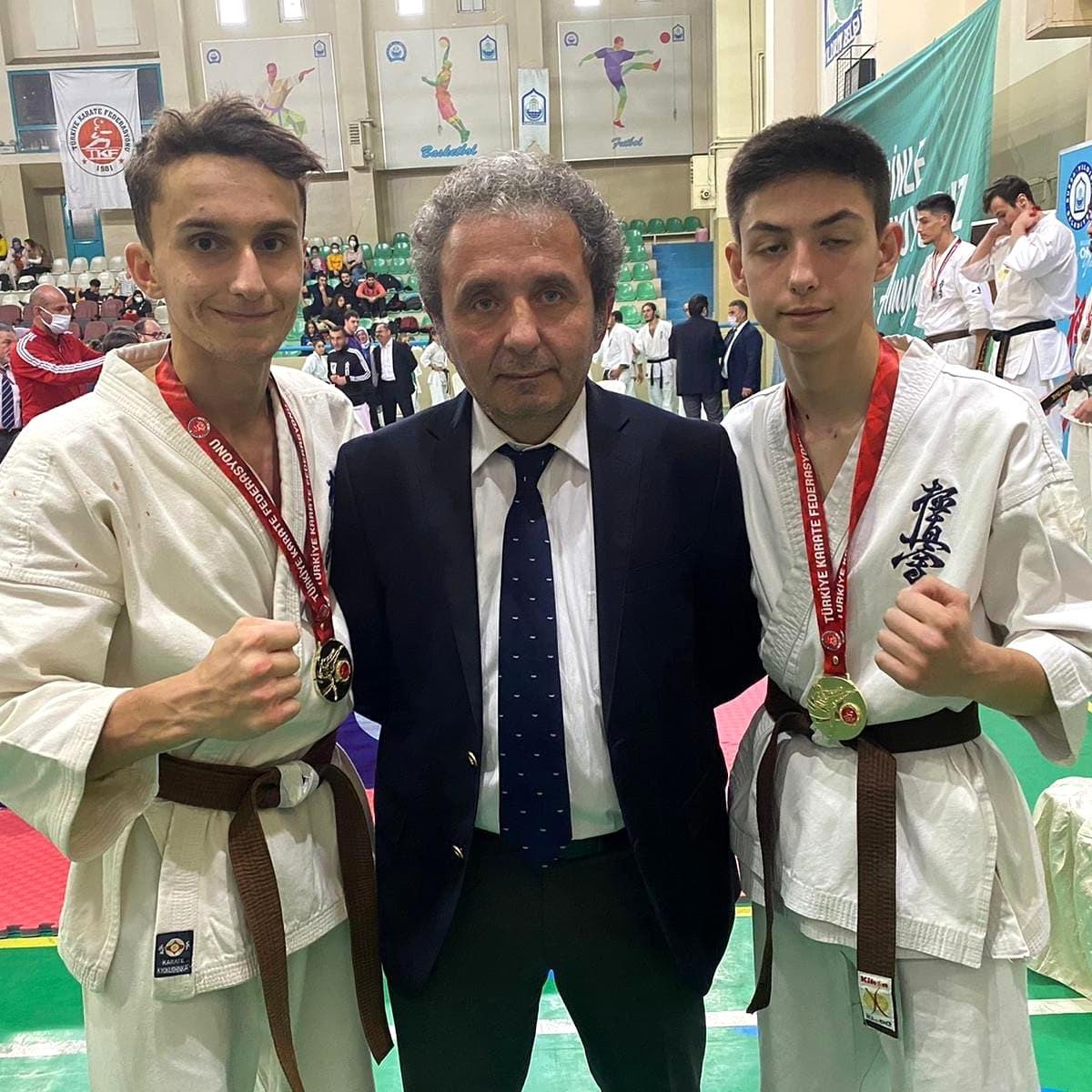Türkiye Kyokushin Stil Karate Şampiyonası\'nda Bilecik\'e 2 altın madalya