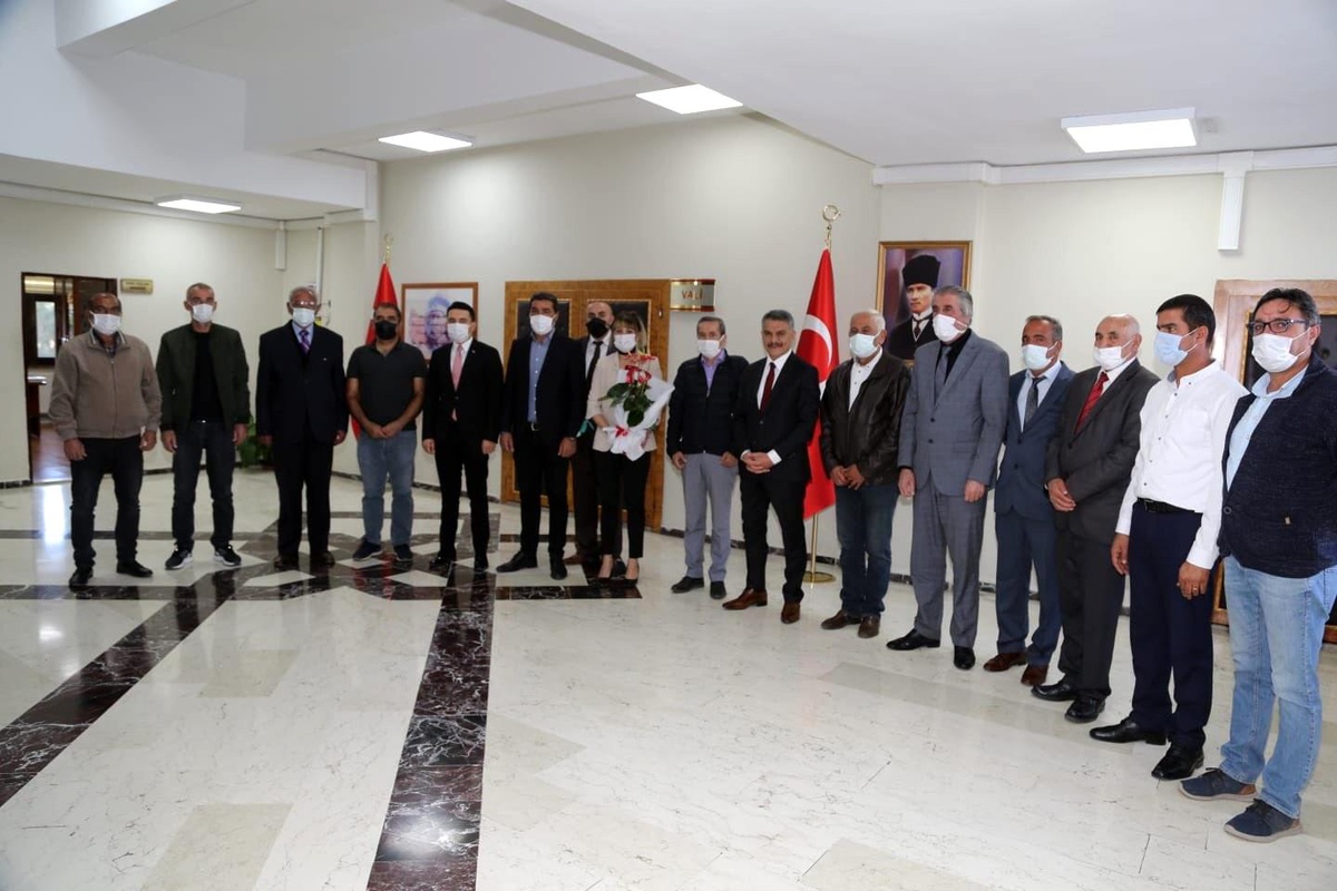 Vali Özkan muhtarlarla bir araya geldi
