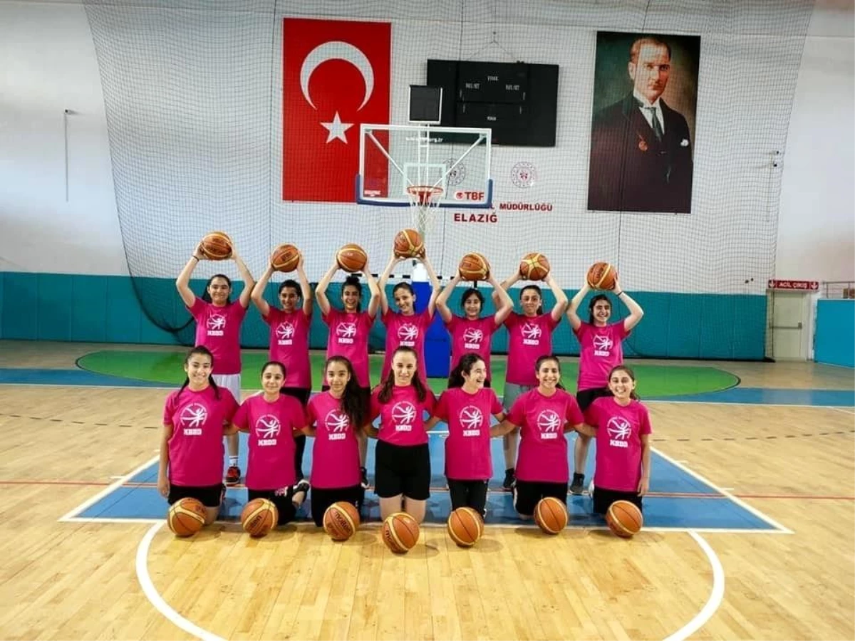 \'Yarını Kodlayanlar\'dan basketbolda "Ben varım" diyen kız çocuklarına destek