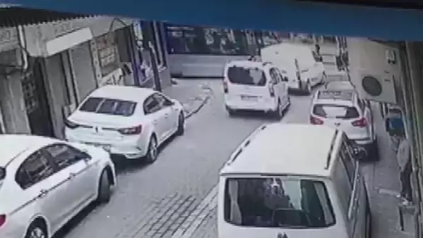 Son dakika haber! Zeytinburnu'nda tramvay kazası kamerada