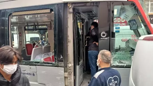 Son dakika haber! Zeytinburnu'nda tramvay kazası kamerada