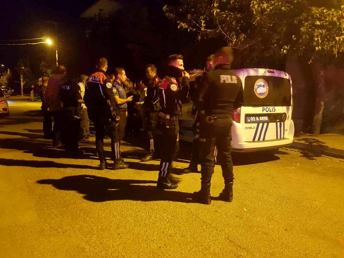 Alacak verecek kavgasını polis ayırdı