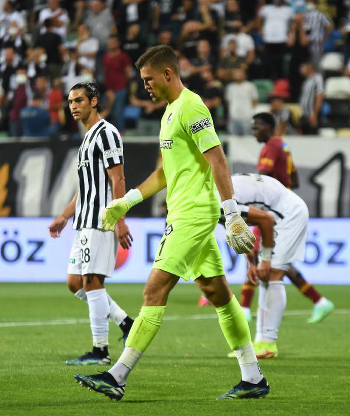 Altay\'ın kalesi gole açık