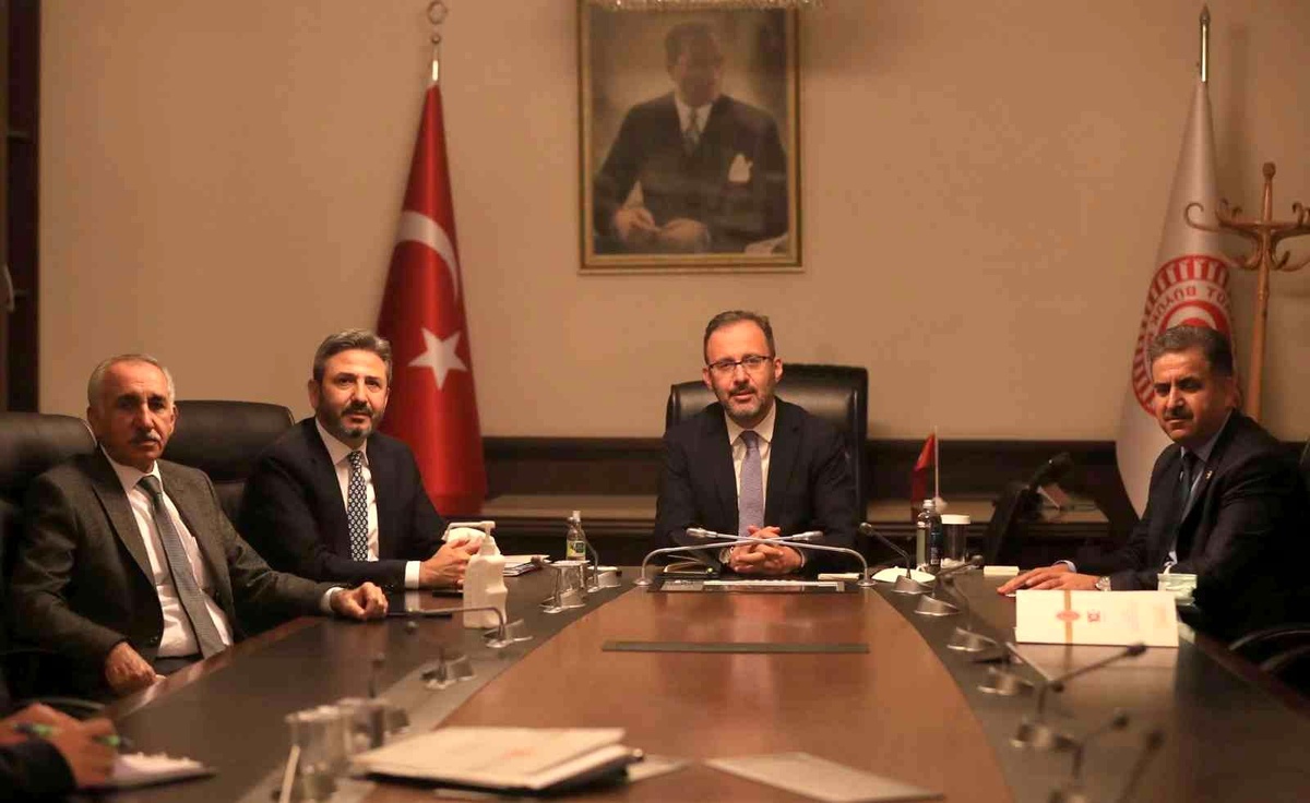 Aydın: "Adıyaman\'a gençlik ve spor alanında önemli yatırımlar kazandırdık"