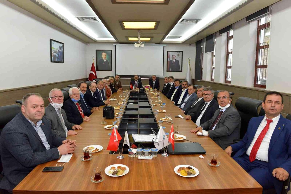 Son dakika yerel: Başkan Yüksel muhtarların taleplerini dinledi