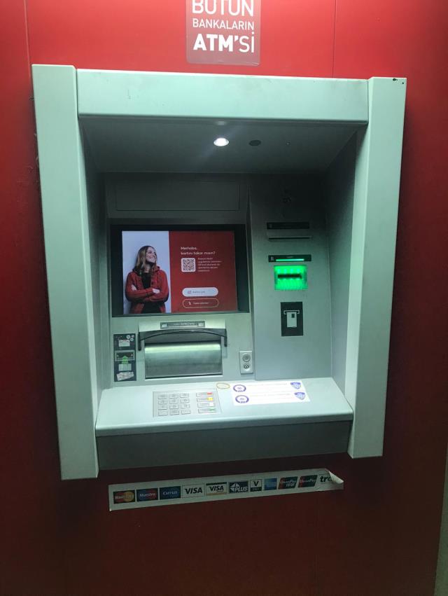 Sabah para çekmek için ATM'ye gidenler bir notla karşılaştı! Şimdi de dolar dolandırıcılığı hortladı