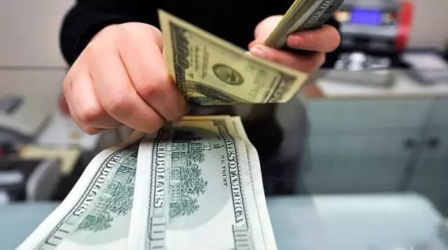 Dolar tarihi zirveyi gördüğü haftada 9.20'nin altını test etti
