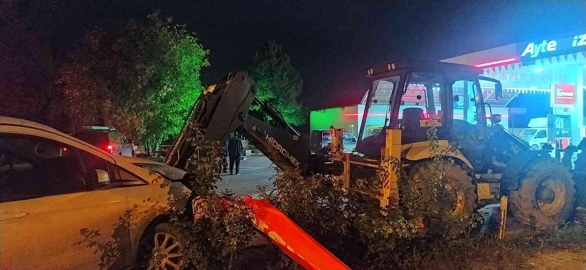 Faciayı benzinlik istasyonundaki kepçe önledi