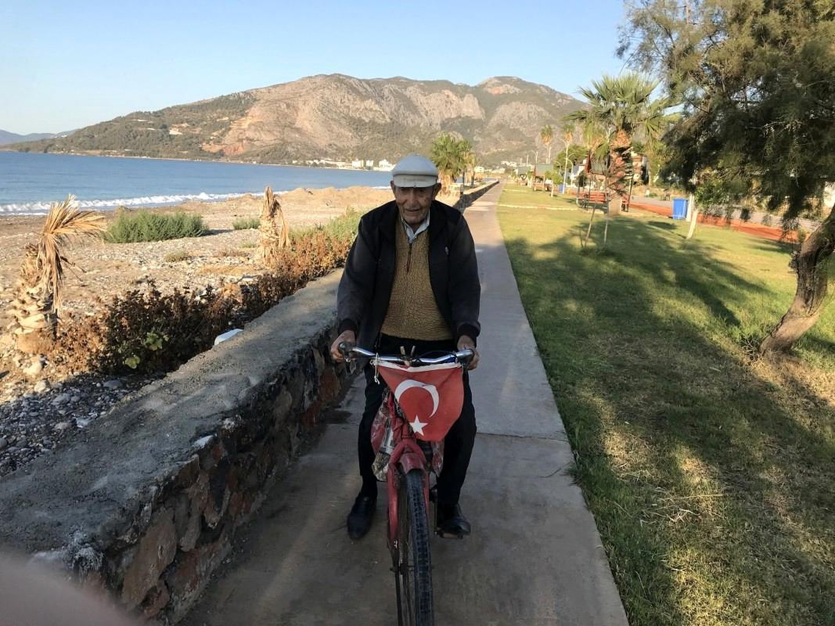 Fevzi Dede\'nin uzun yaşamının sırrı \'spor ve sağlıklı beslenme\'