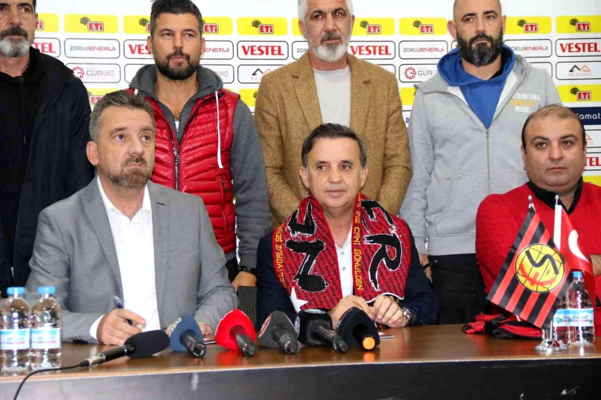Galatasaray\'ın eski futbolcusu Suat Kaya Eskişehirspor\'un başına geçti