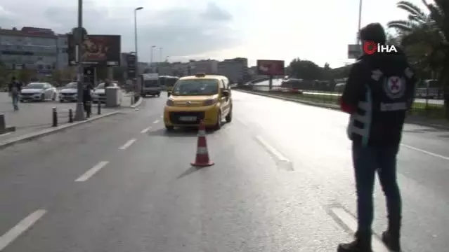 İstanbul'da yolcu seçen taksi sürücüsü: Taksim Meydan'da 50 Euro'ya yolcu taşıyorlar 