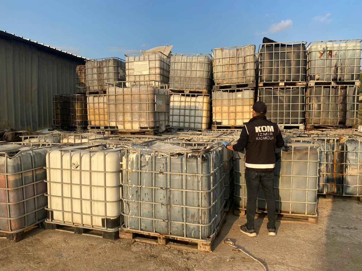 İzmir\'de 109 bin 500 litre kaçak akaryakıt ele geçirildi