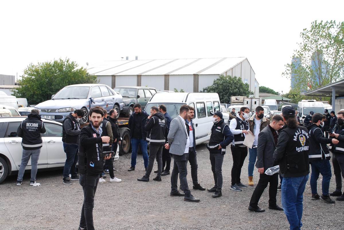 Son dakika! Kartal\'daki yediemin otoparkında ihaleye fesat karıştırma operasyonu