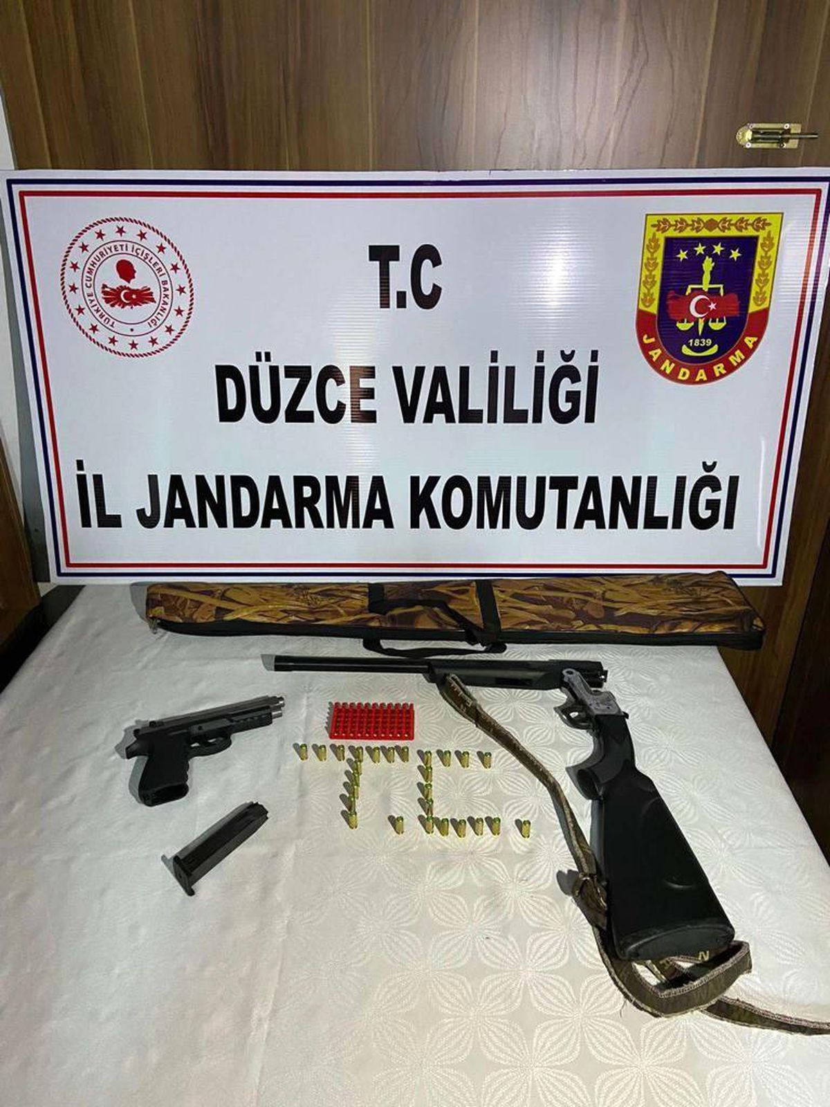 Kuru sıkı ve av tüfeği ele geçirildi