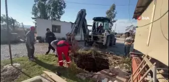 Kuyuya düşen inek böyle kurtarıldı