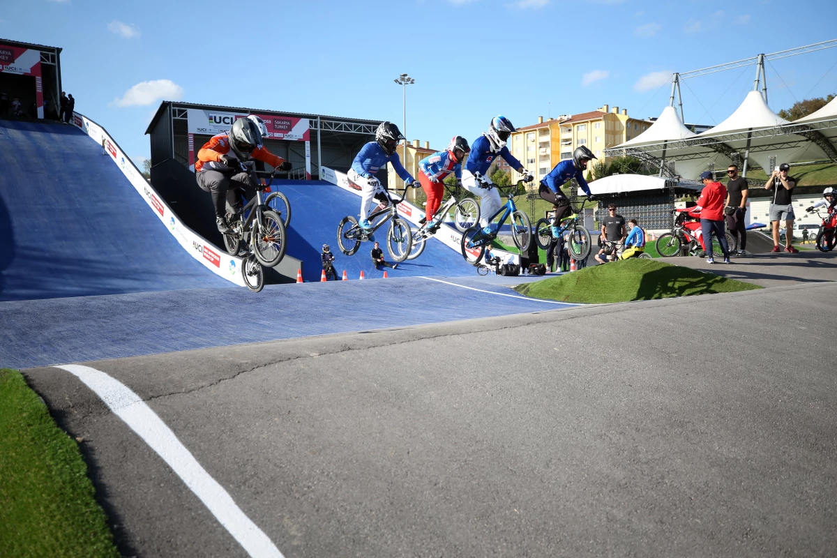 Sakarya\'da BMX Dünya Şampiyonası öncesi takımlar antrenman yaptı