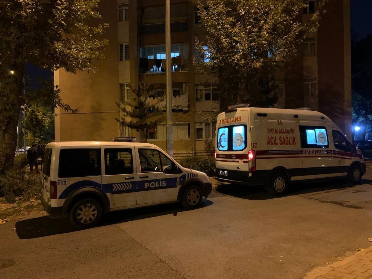 Son dakika 3. sayfa: Sobadan çıkan yangında görevli dairesi küle döndü