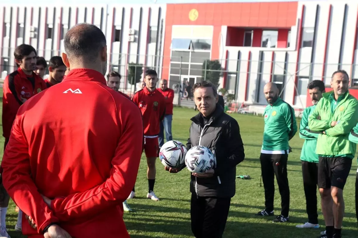 Suat Kaya, Eskişehirspor ile ilk antrenmanına çıktı