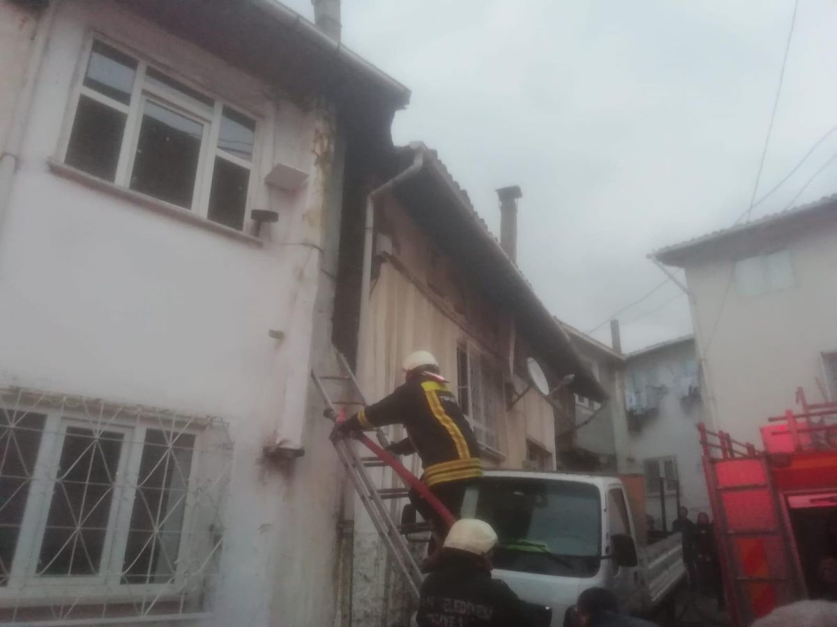 Tokat\'ta tek katlı ahşap evde çıkan yangında yaralanan küçük çocuk tedavi gördüğü hastanede öldü