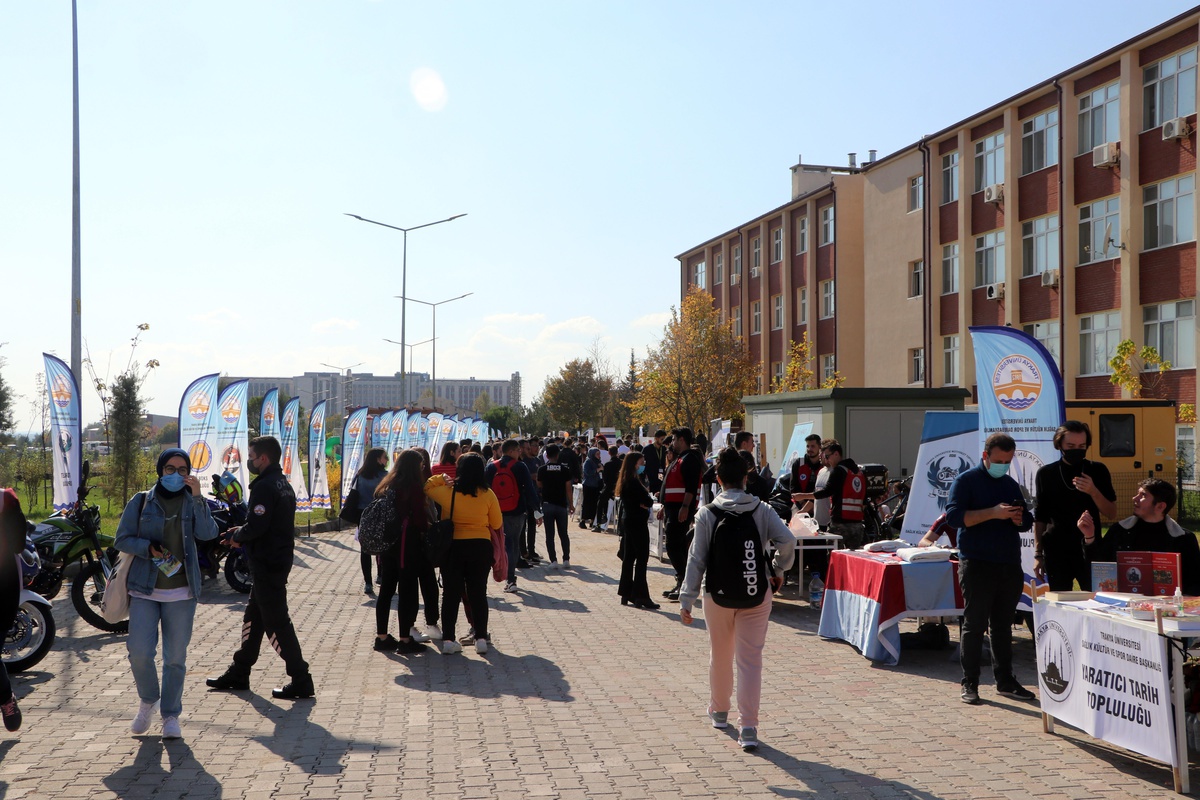 TÜ\'de "Topluluklar Buluşuyor" etkinliği düzenlendi