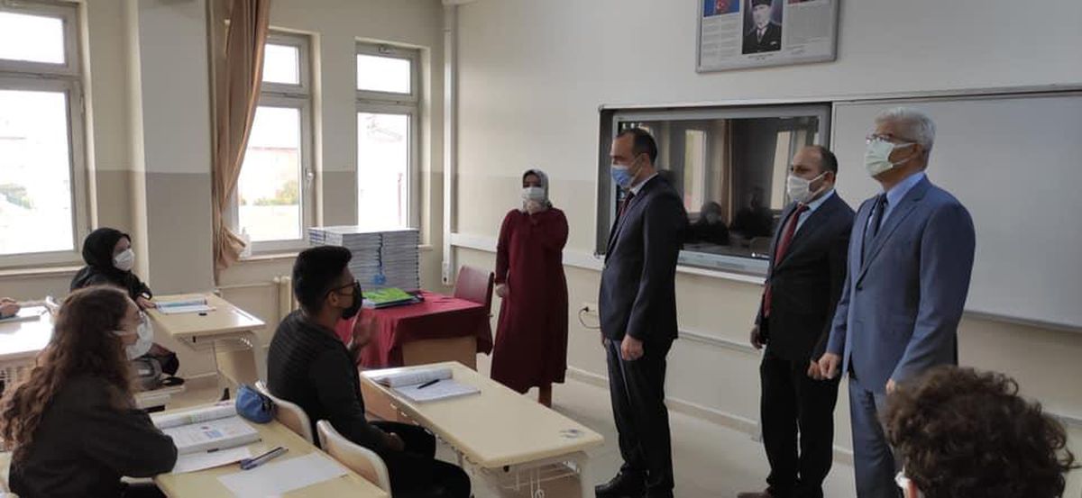 Ulaş\'ta "Köprü Projesi" kapsamında öğrencilere eğitim materyalleri dağıtıldı