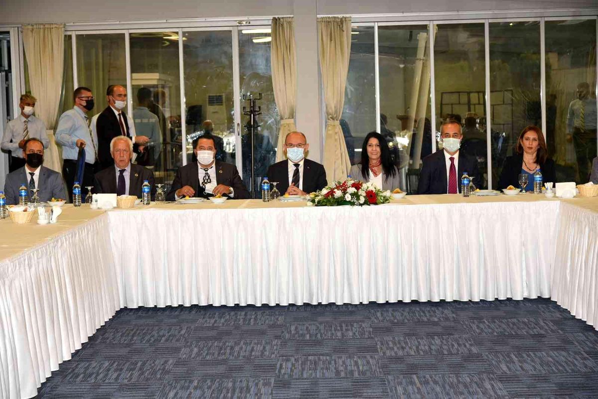 Vali Karadeniz, Muhtarlar Gününde Muhtarlar ile Bir Araya Geldi